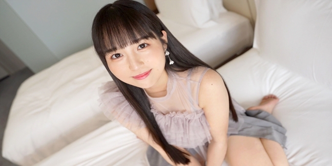 SIRO-5594 A former idol in an adult video!? A sensitive and innocent girl who gets goosebumps when she feels good! She masturbates three times a week, so burn her lewd appearance into your eyes!