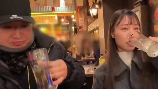 GANA-3208 High energy contract starting from melancholic drinks under Yurakucho bridge