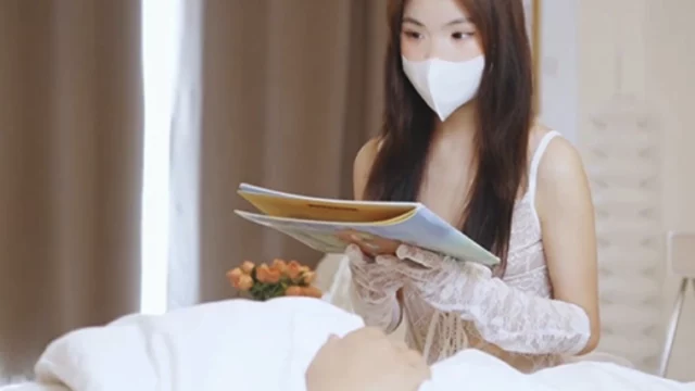 Shui Mi Tao Er Rides Cock Wildly as Erotic Sleep Coach