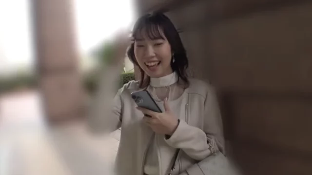 LUXU-1885 The beautiful graduate student with an attractive body